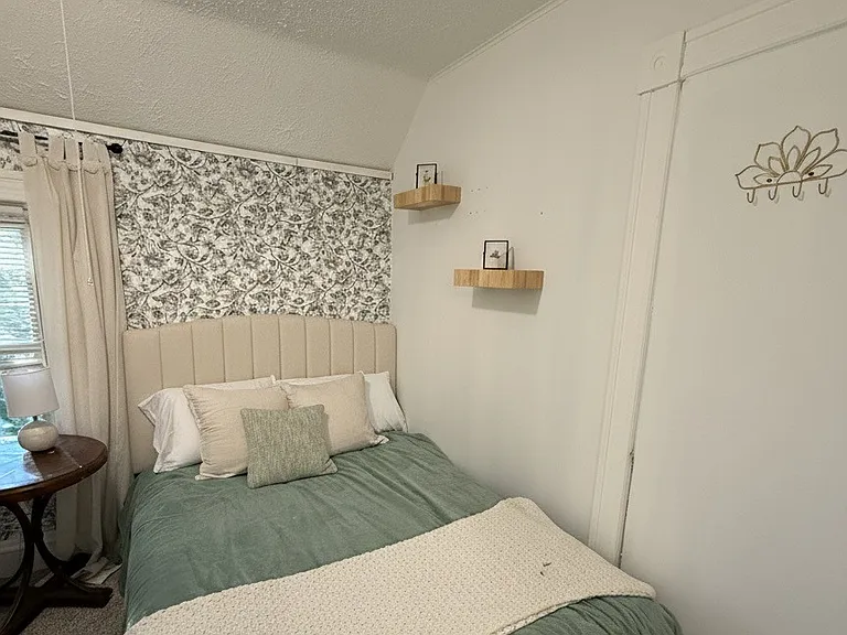 37 Caledonia St NE #2 — Photo 2