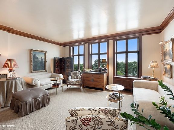 3rd image of 1540 N Lake Shore Dr #5S