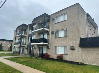 5450 W 127th St APT 104, Alsip, IL 60803