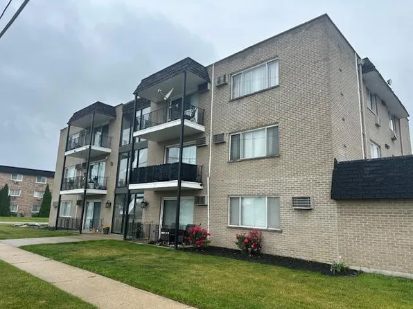 5450 W 127th St APT 104, Alsip, IL 60803