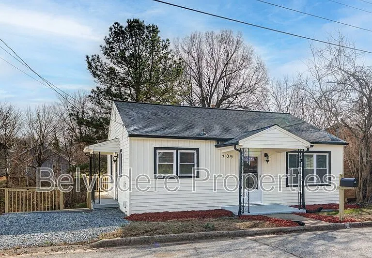 709 Langford Ave — Photo 3