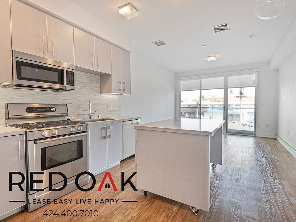 1st image of 1168 1/2 S Barrington Ave #208