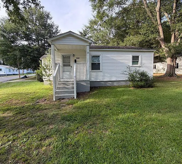 202 E Jenkins St — Photo 1