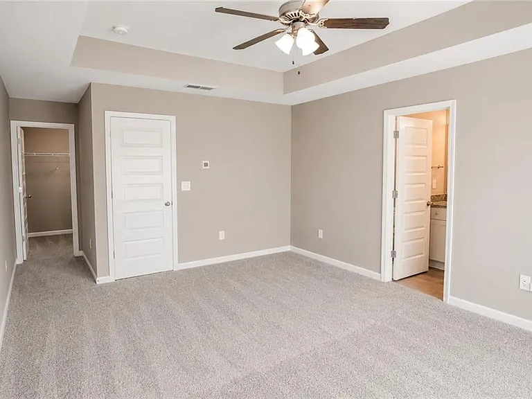100 Squarewood Ln — Photo 8