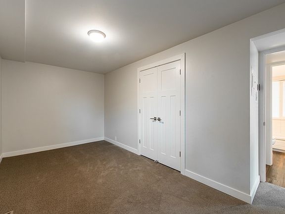 3rd image of 927 E 800 S APT 1