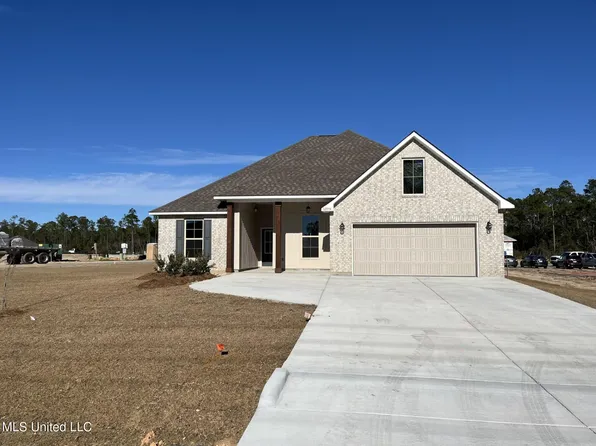 12094 Walker Rd, Ocean Springs, MS 39564