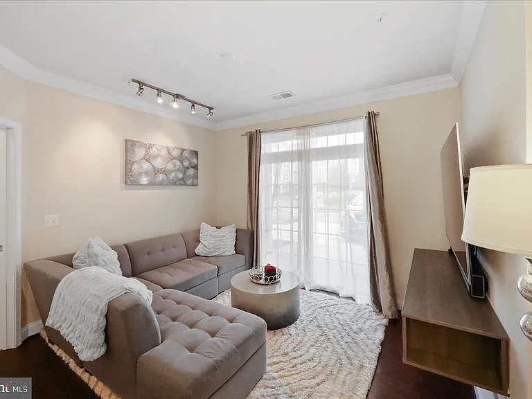3910 Doc Berlin Dr #11 — Photo 3