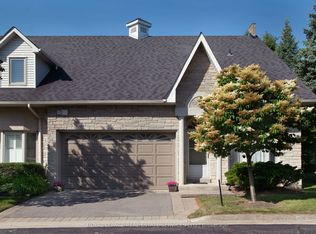 1010 Cristina Ct #21, Mississauga, ON L5J4T7