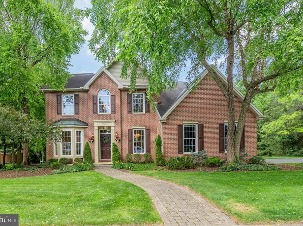 1760 Tenby Dr, Hershey, PA 17033