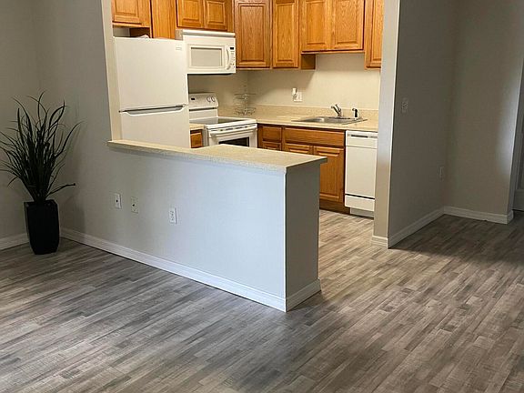 5th image of 2878 Donnelly Drive #205