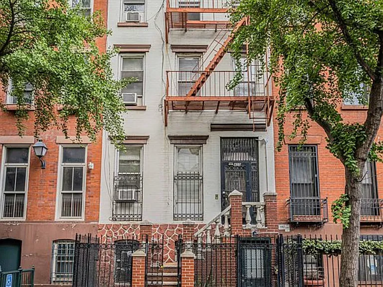 405 W 46th St #2R — Photo 13