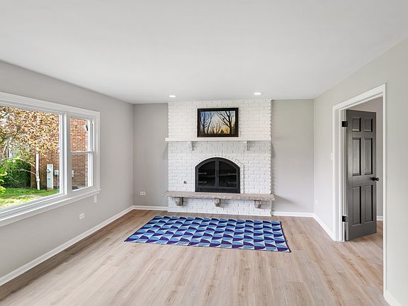 4th image of 17241 Vollbrecht Dr