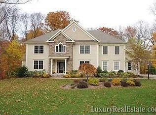 41 Grouse Ln, Woodbridge, CT 06525