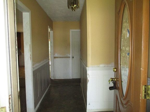 2nd image of 453 Parker Rd