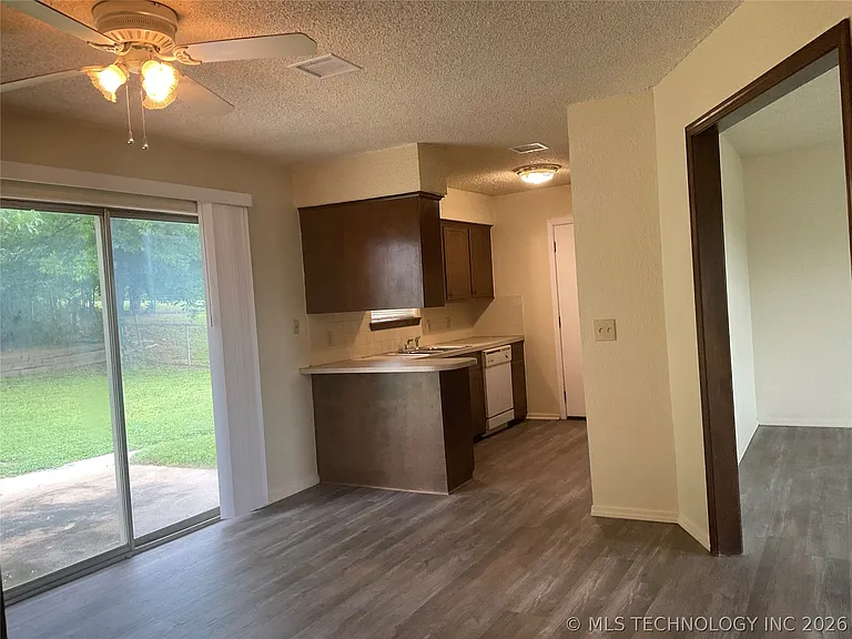 318 S 161st Pl E — Photo 5