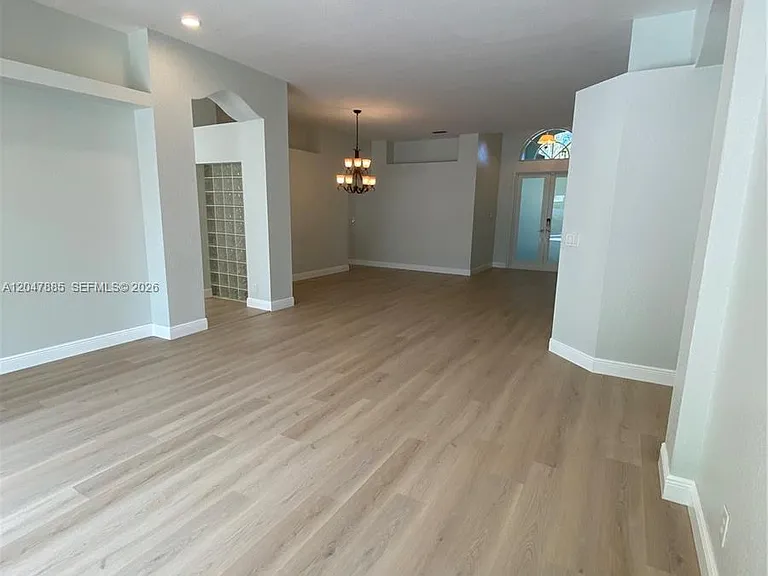 628 SW 168th Ter — Photo 8