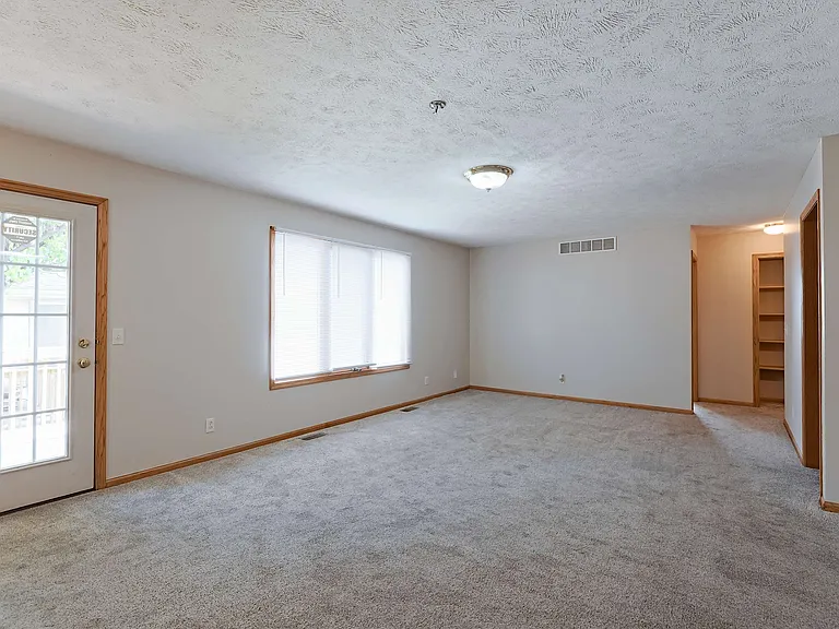 8624 Delphinium Ln — Photo 14