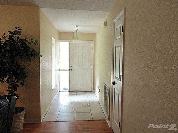 Welcome Home!  Inviting Tiled Entry Foyer