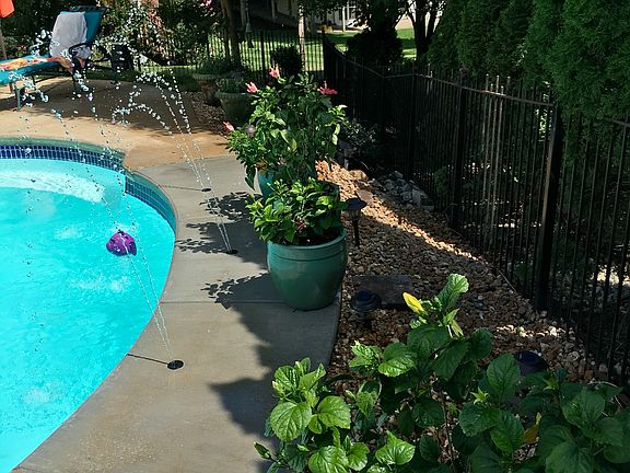 2nd image of 15588 Meadowbrook Circle Ln