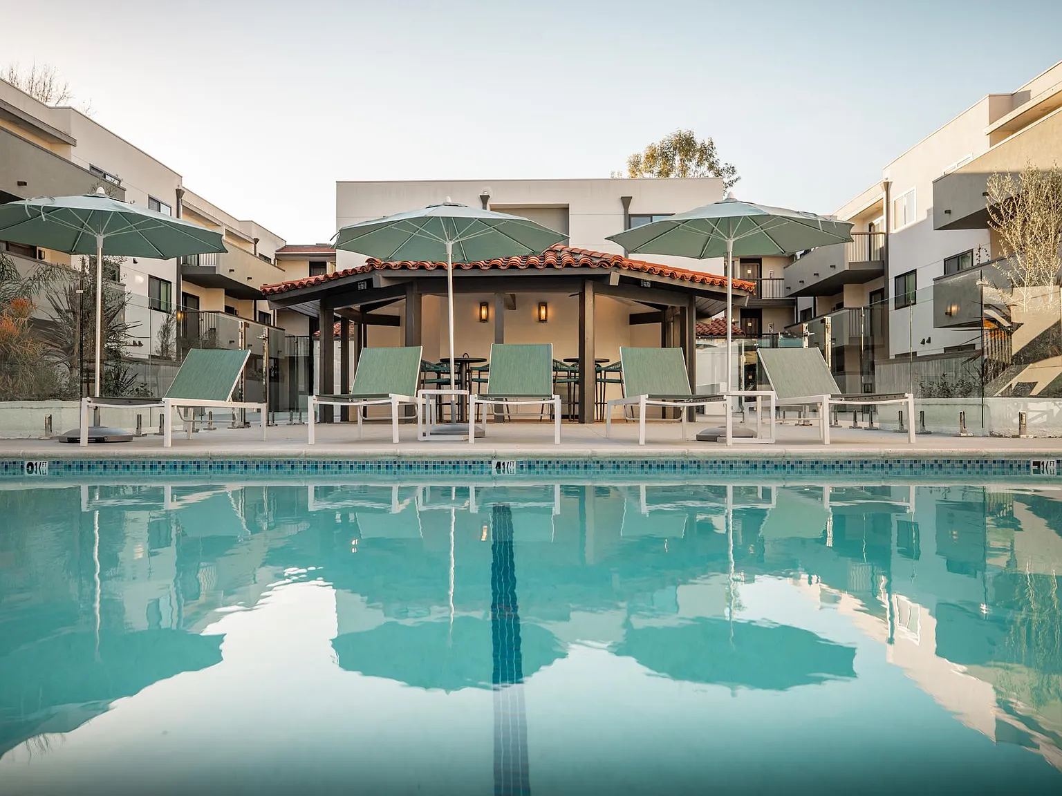 San Pasqual Apartments — Photo 3