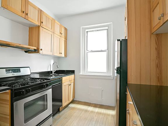 5th image of 930 Saint Nicholas Ave APT 34