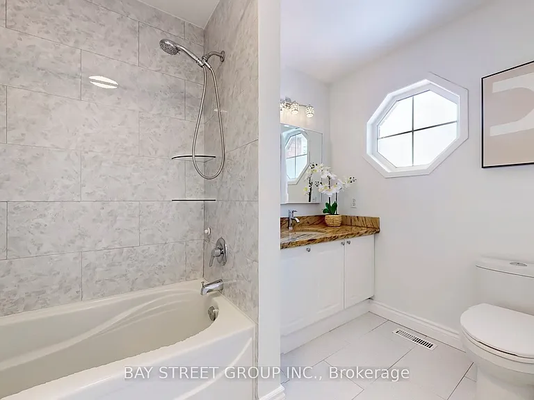 7229 Dime Cres — Photo 16