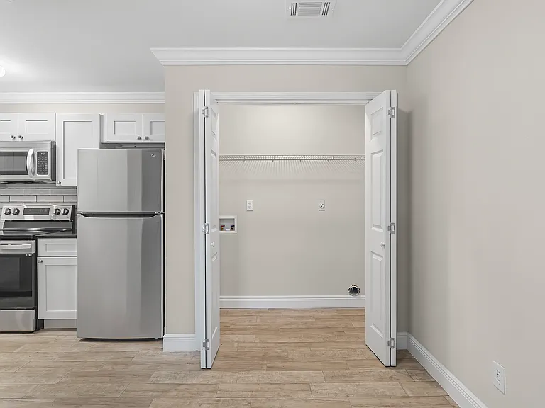Robertsdale Village Apartments — Photo 44