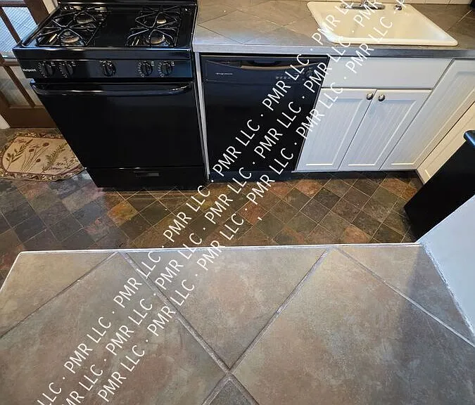 878 N Taylor St — Photo 28