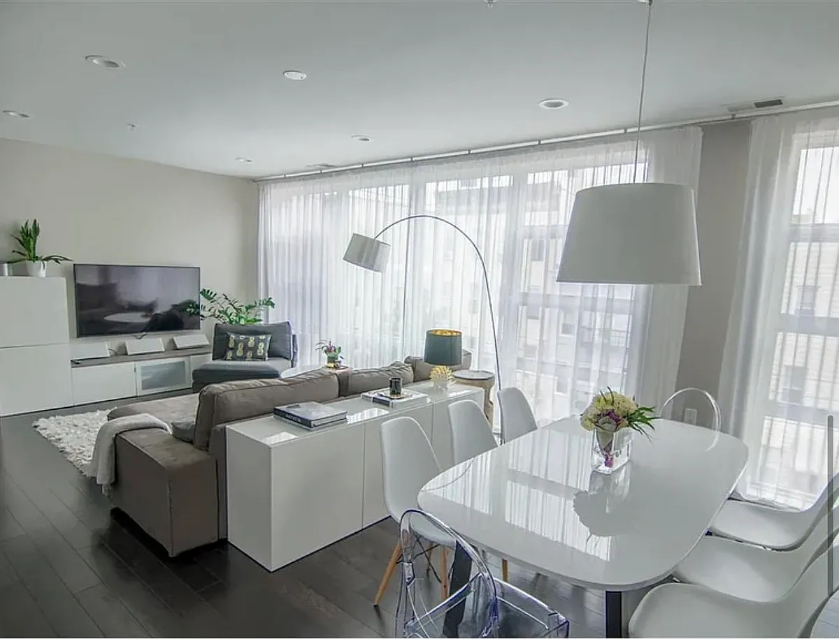 Building Photo - 302 Monroe St #4D