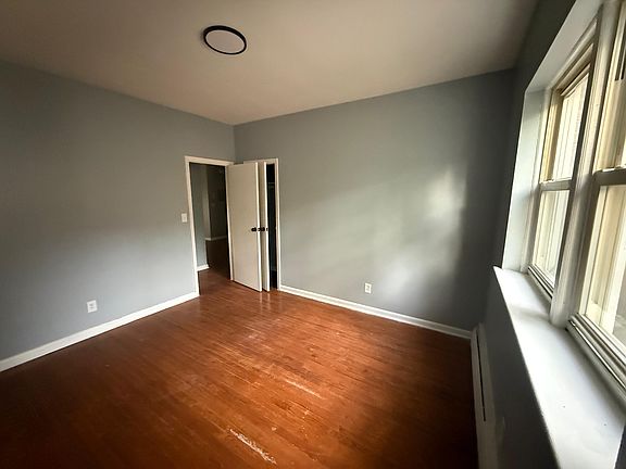 4th image of 293 Parker St #7