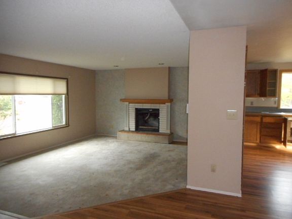 4th image of 712 160th Street Ct E