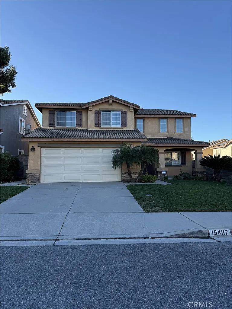 4 bed, 2.5 bath, 2812 sqft, $3,800 — Photo 1