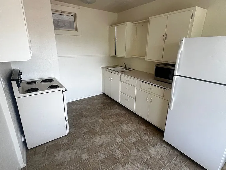 548 W Bonneville St — Photo 5