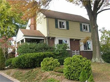 60 Kingston Ave photo 1