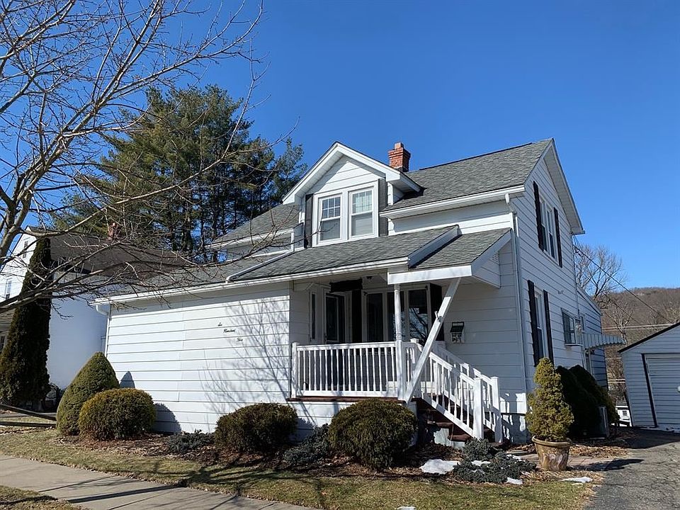 1st image of 605 June St