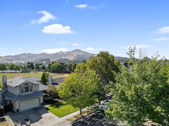 2nd image of 853 Breeze Way