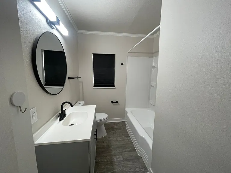 2219 Gilbert Dr — Photo 13