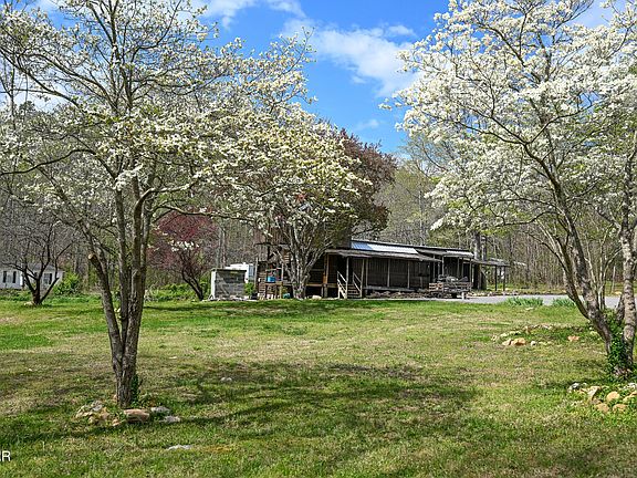2nd image of 1941 Bluff Mountain Rd