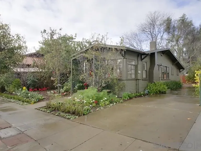 3970 Harney St — Photo 1
