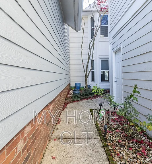 807 Greenleaf Ave #1 — Photo 2