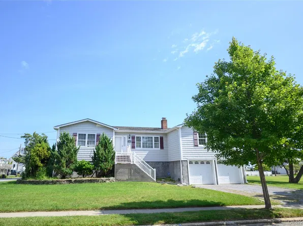 135 E Ocean Avenue, Center Moriches, NY 11934