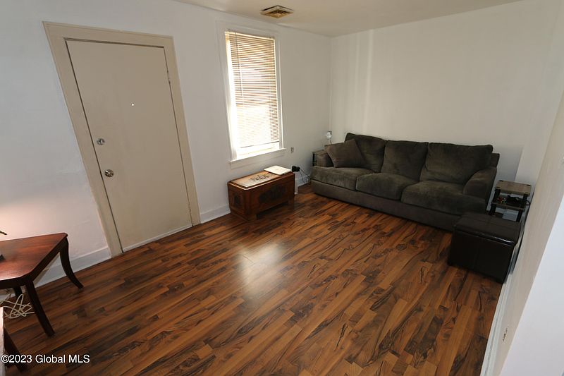 4th image of 603 Seneca Street
