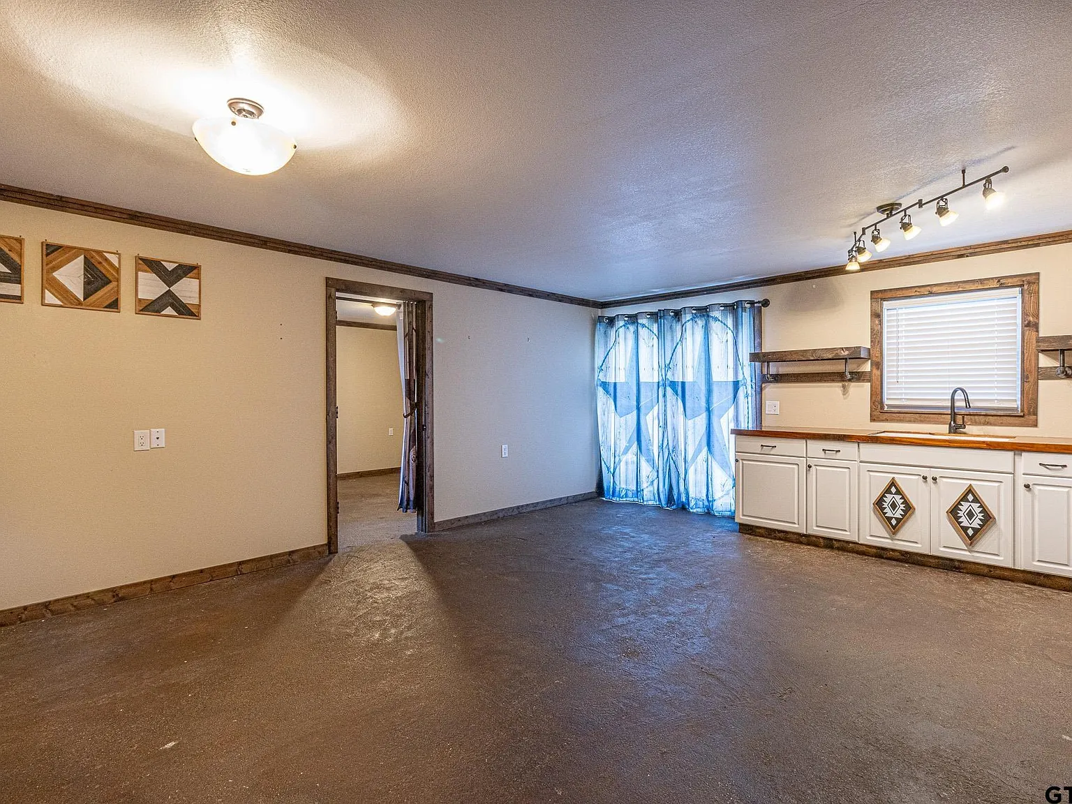 1 bed, 1.0 bath, 750 sqft, $1,050 — Photo 3