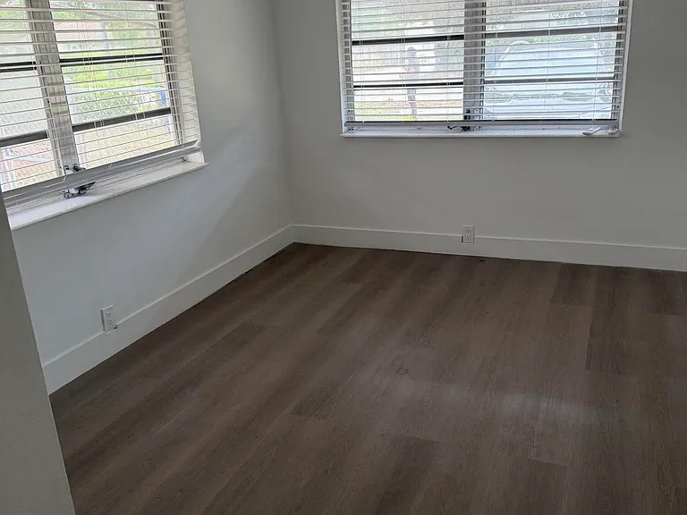 2751 NE 3rd Ave — Photo 6