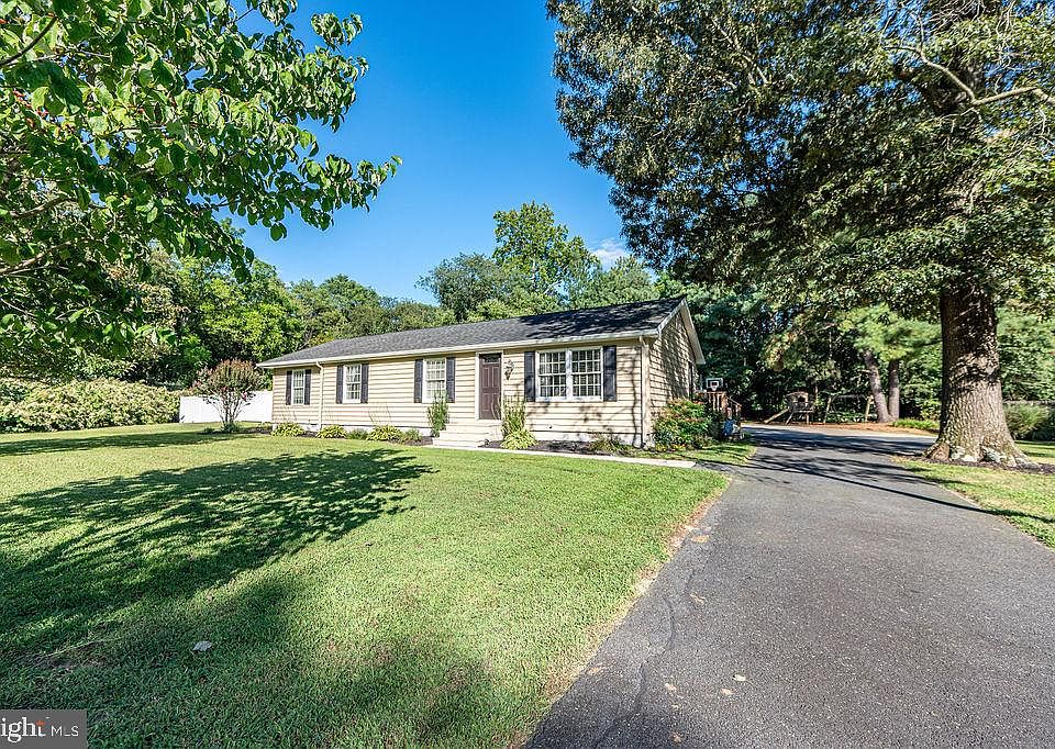 1st image of 32031 Dogwood Ln