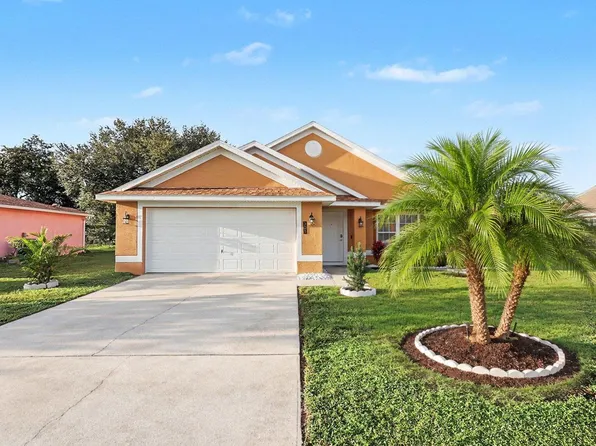 301 BOUGAINVILLEA Street NW, Palm Bay, FL 32907