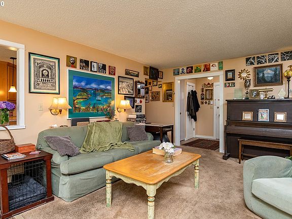 5th image of 1400 SE Lava Dr APT 10