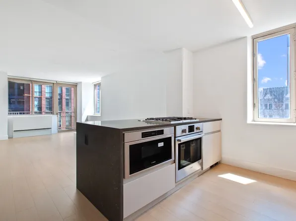 10 East 29th Street image 2 of 35