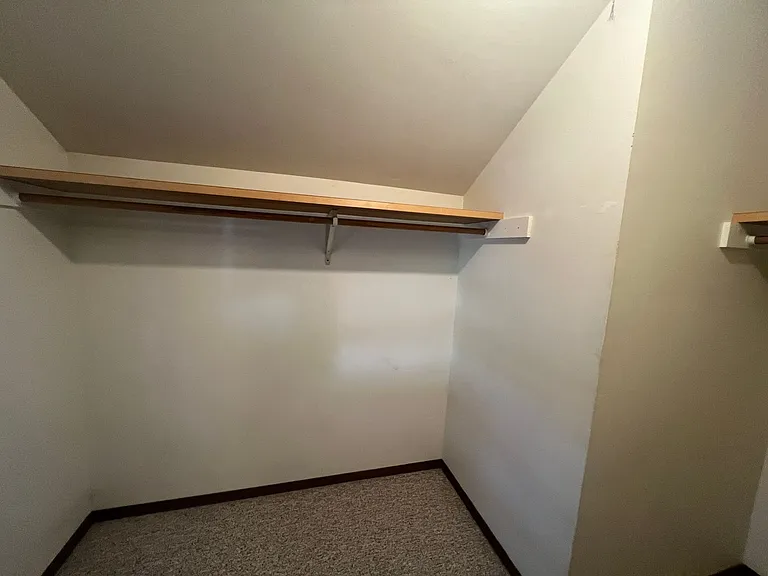 636 Kickbusch St — Photo 8