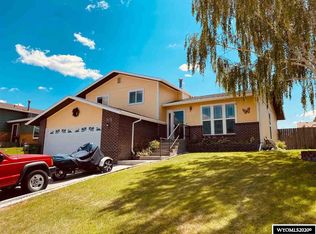 1951 Yucca Dr, Douglas, WY 82633